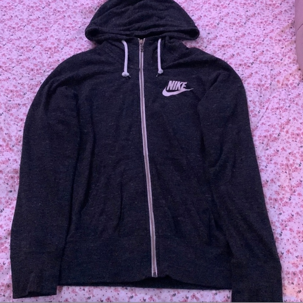 Nike dark grey jacket⭐️